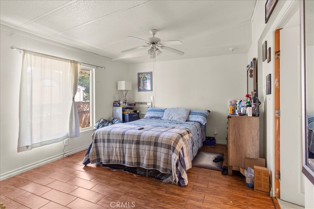 9080 Bloomfield Avenue 33