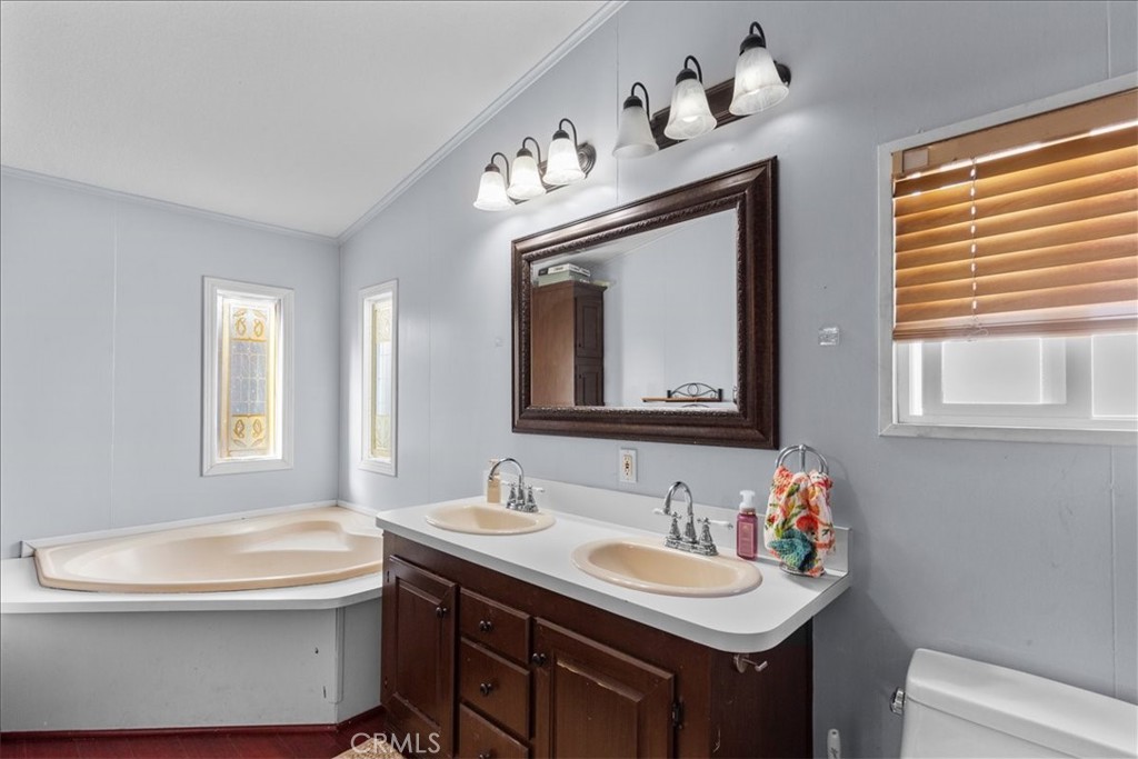 9080 Bloomfield 126
