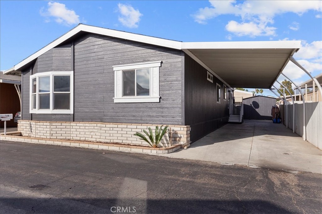 9080 Bloomfield 126