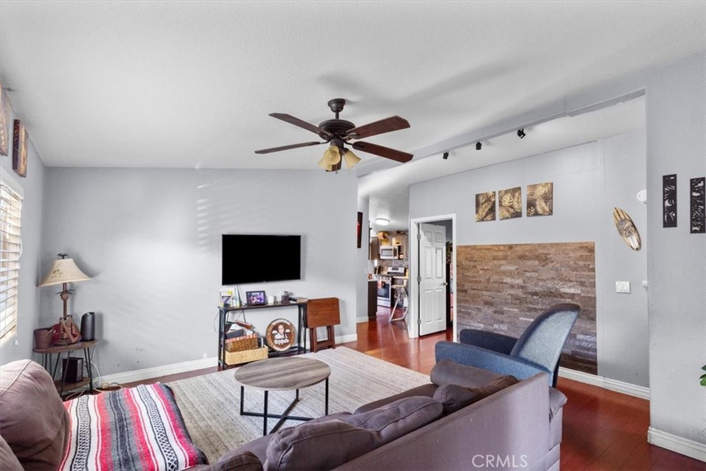 9080 Bloomfield 126