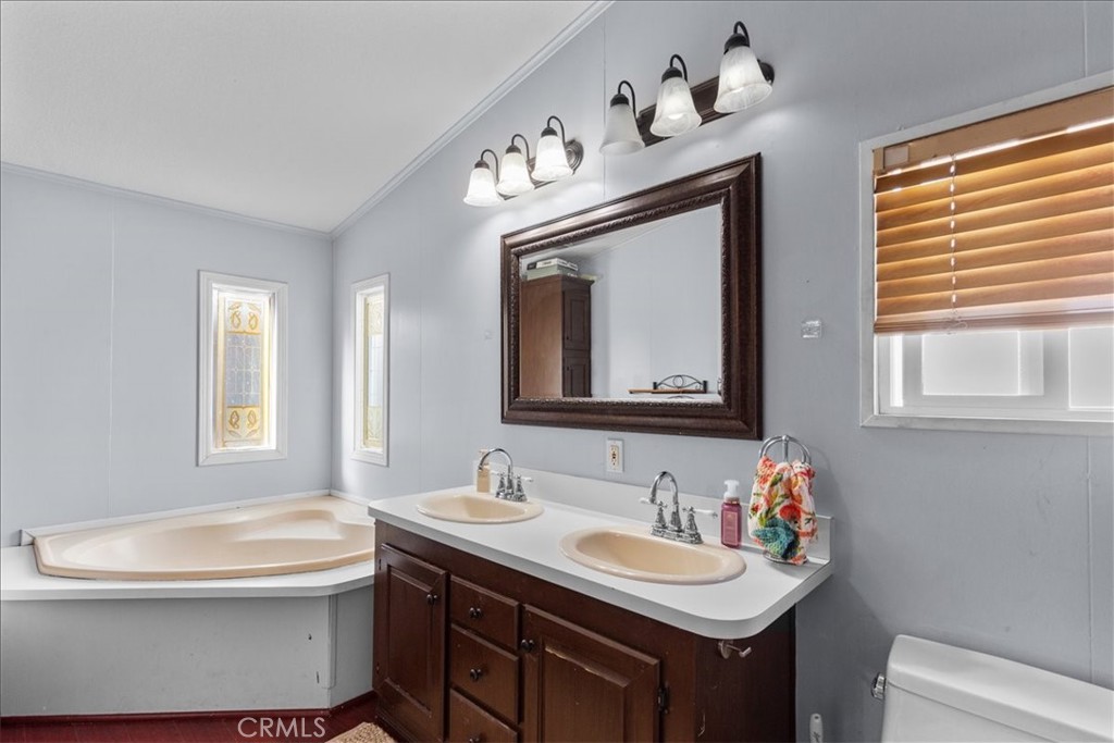 9080 Bloomfield 126