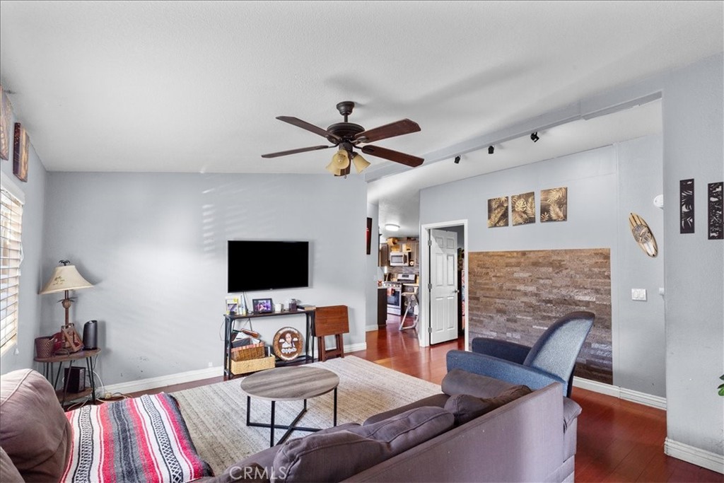 9080 Bloomfield 126