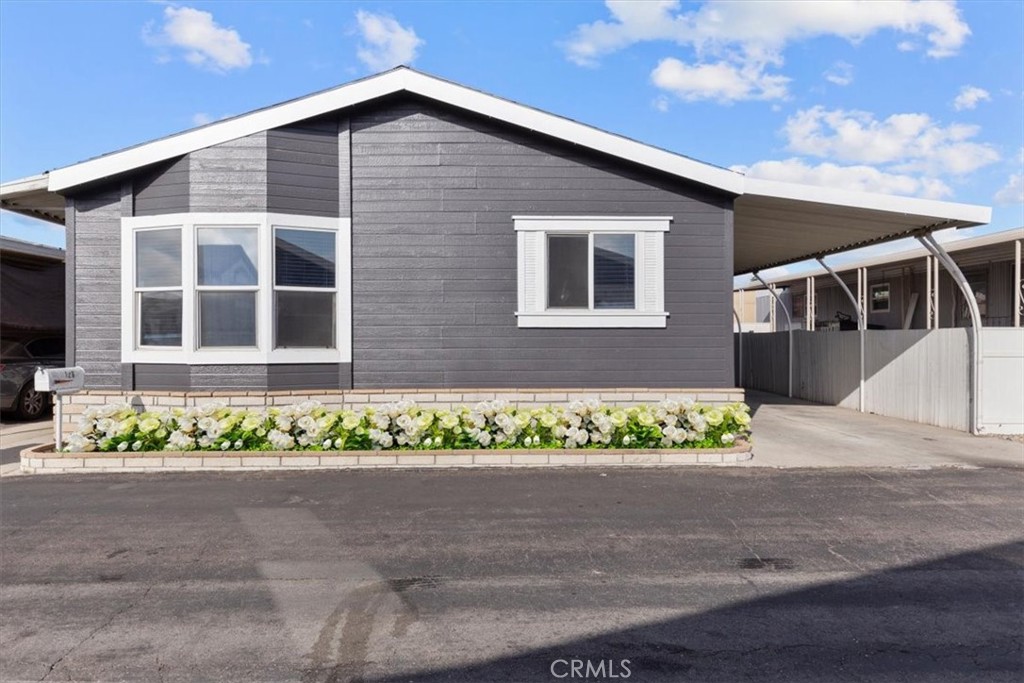 9080 Bloomfield 126