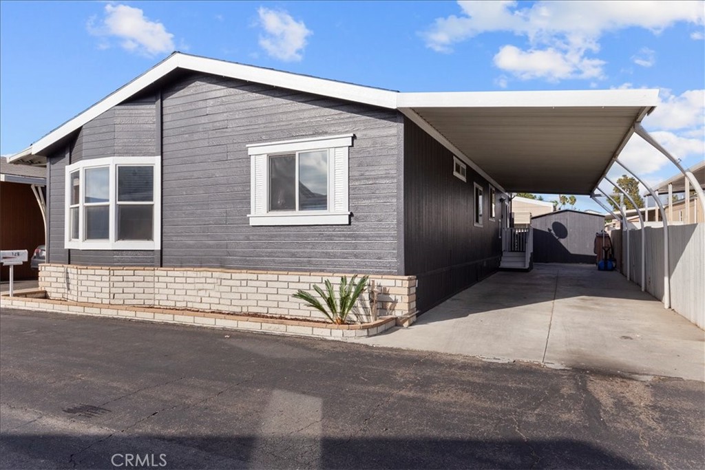 9080 Bloomfield 126