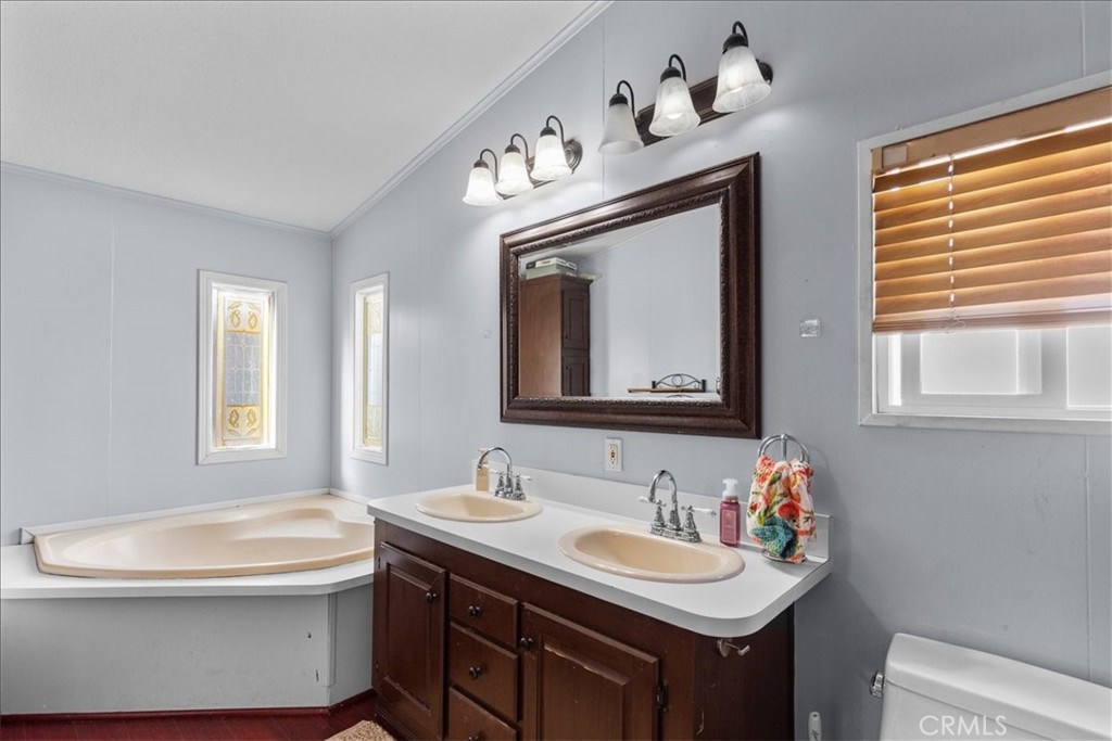 9080 Bloomfield 126
