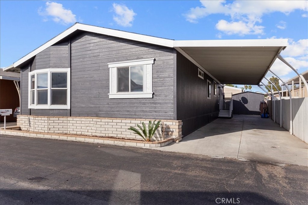 9080 Bloomfield 126