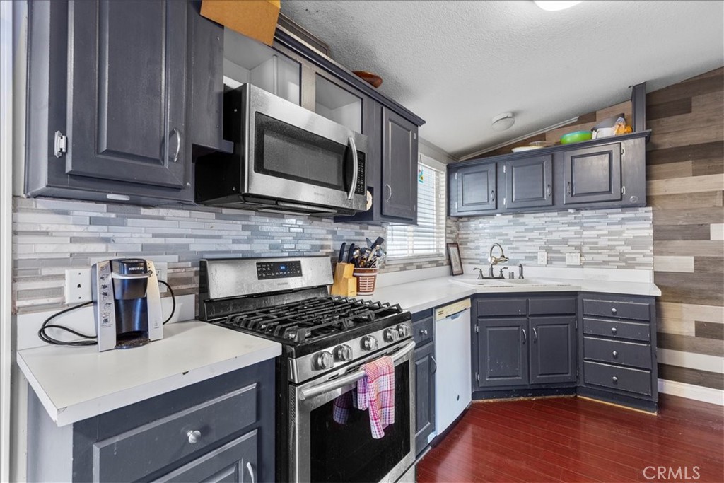 9080 Bloomfield 126