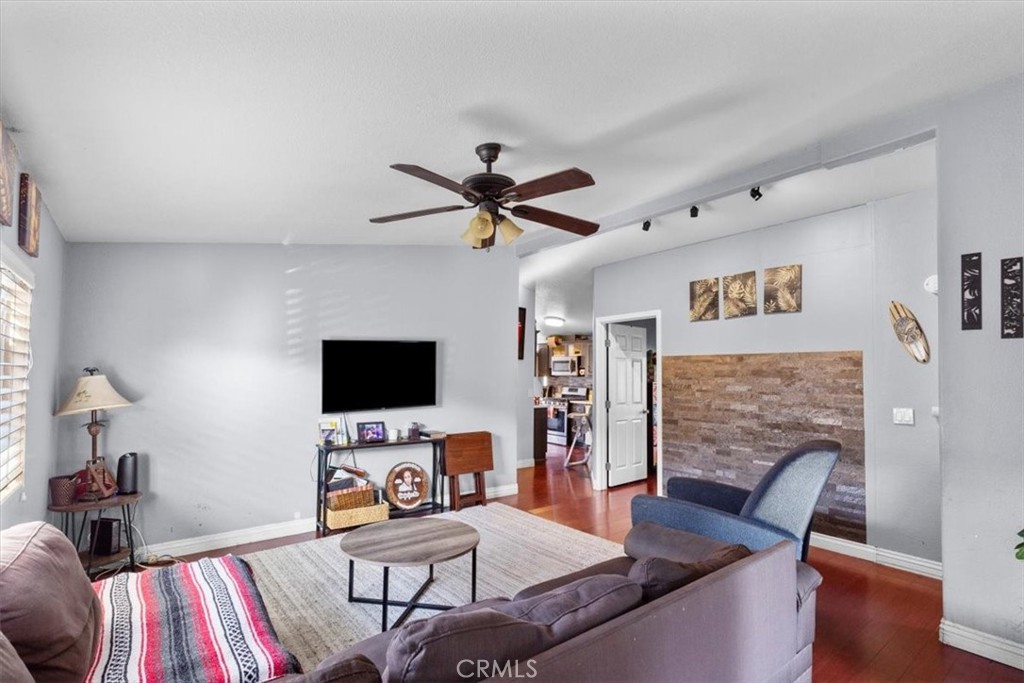 9080 Bloomfield 126