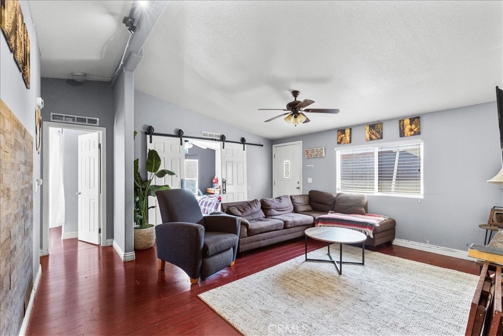 9080 Bloomfield 126