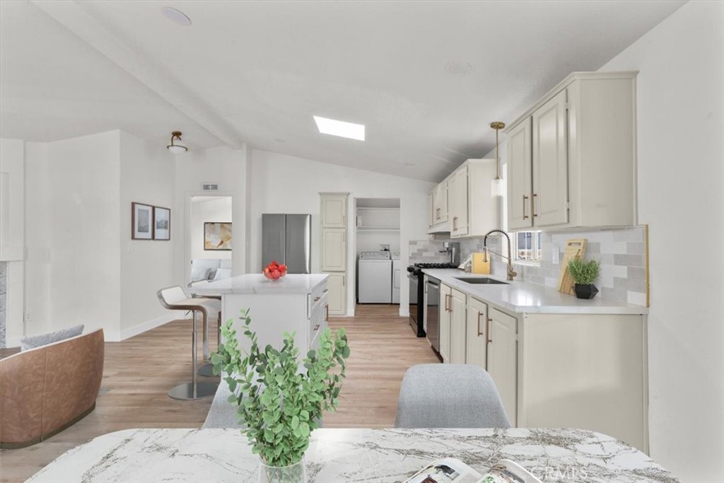 9080 Bloomfield 31