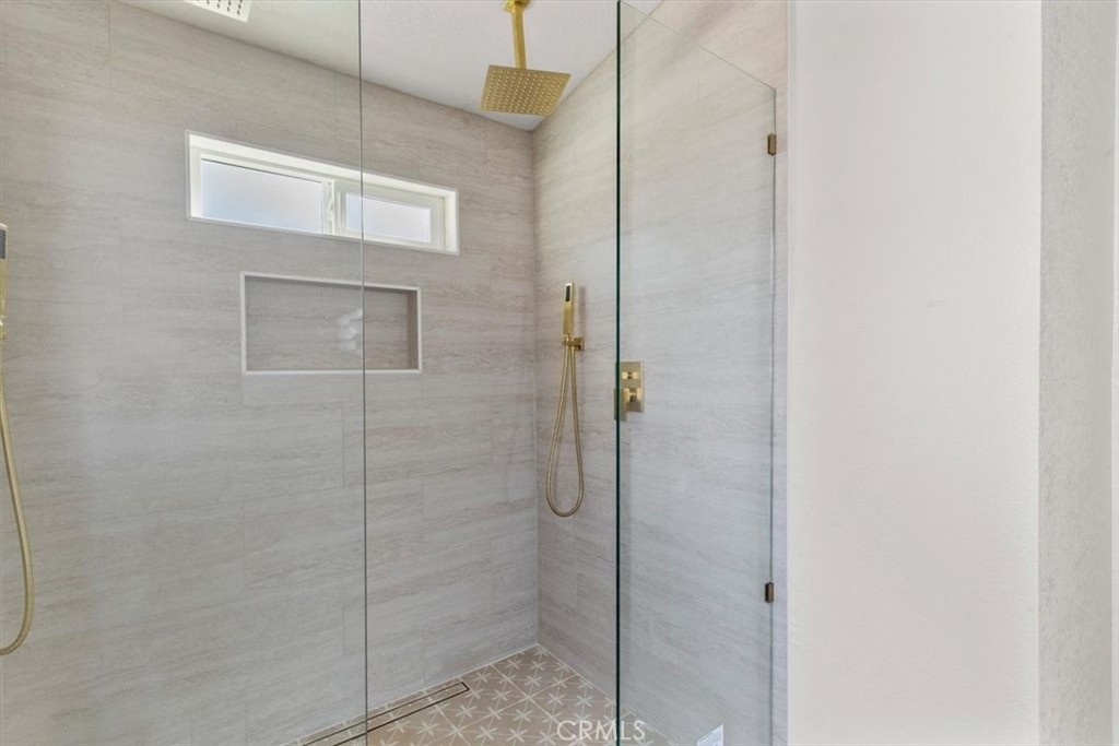 9080 Bloomfield 31