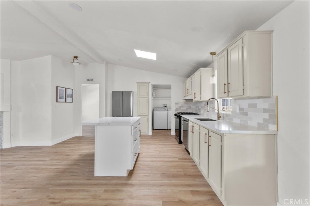 9080 Bloomfield 31