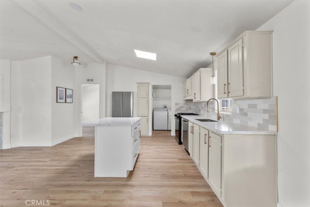 9080 Bloomfield 31