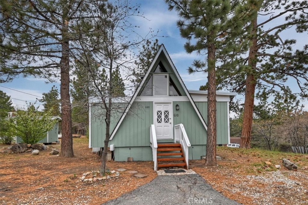 609 Villa Grove