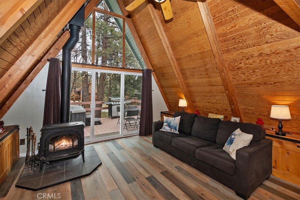 609 Villa Grove