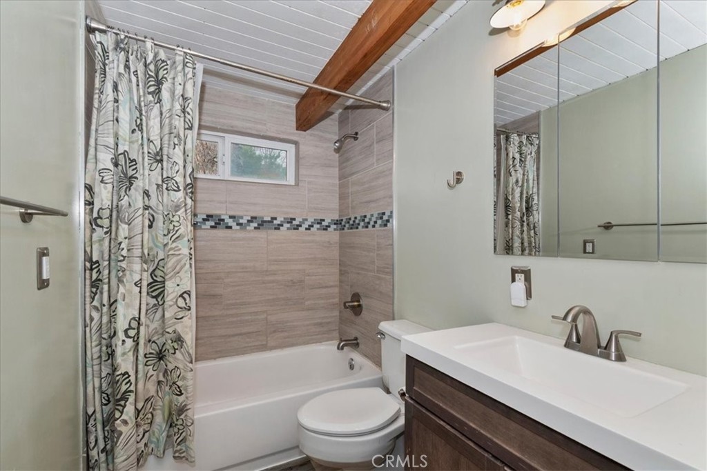 609 Villa Grove
