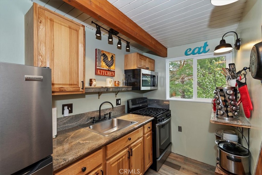 609 Villa Grove