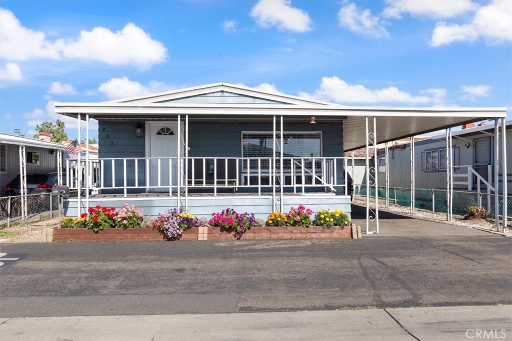 9080 Bloomfield Avenue 293