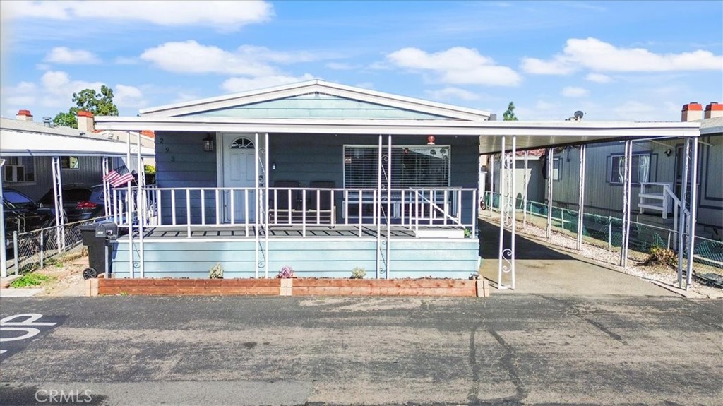 9080 Bloomfield Avenue 293