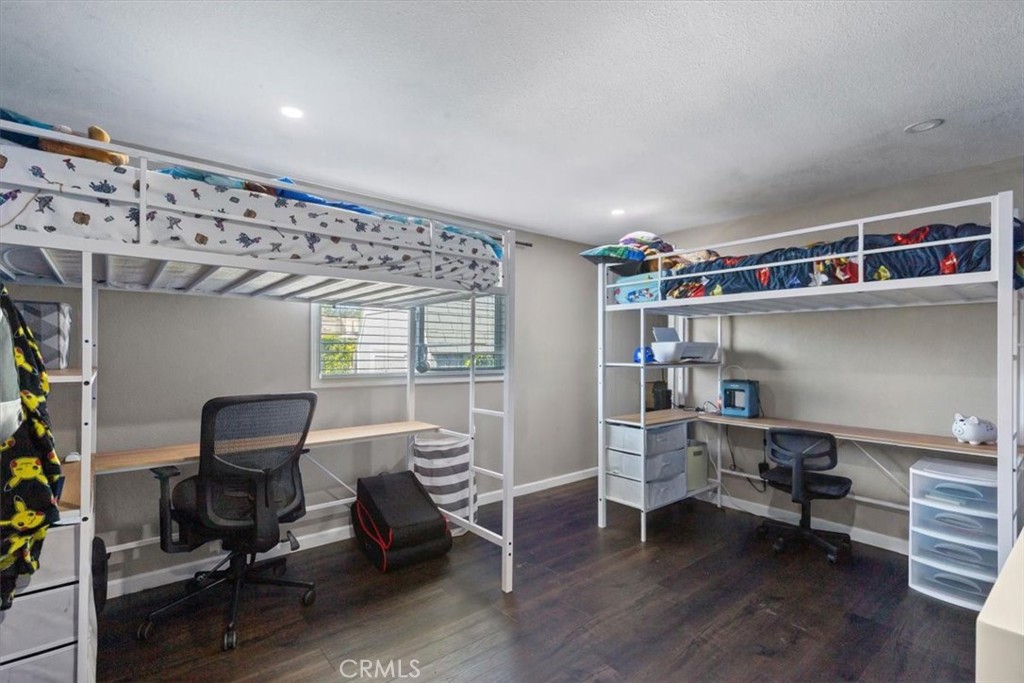 9080 Bloomfield Avenue 293