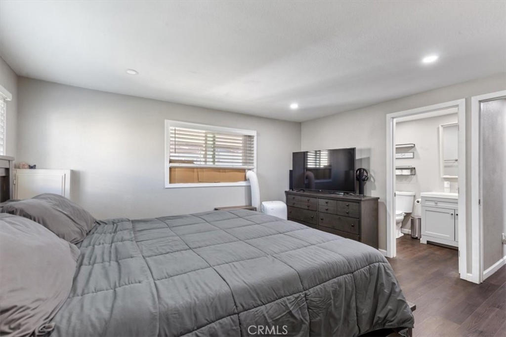 9080 Bloomfield Avenue 293