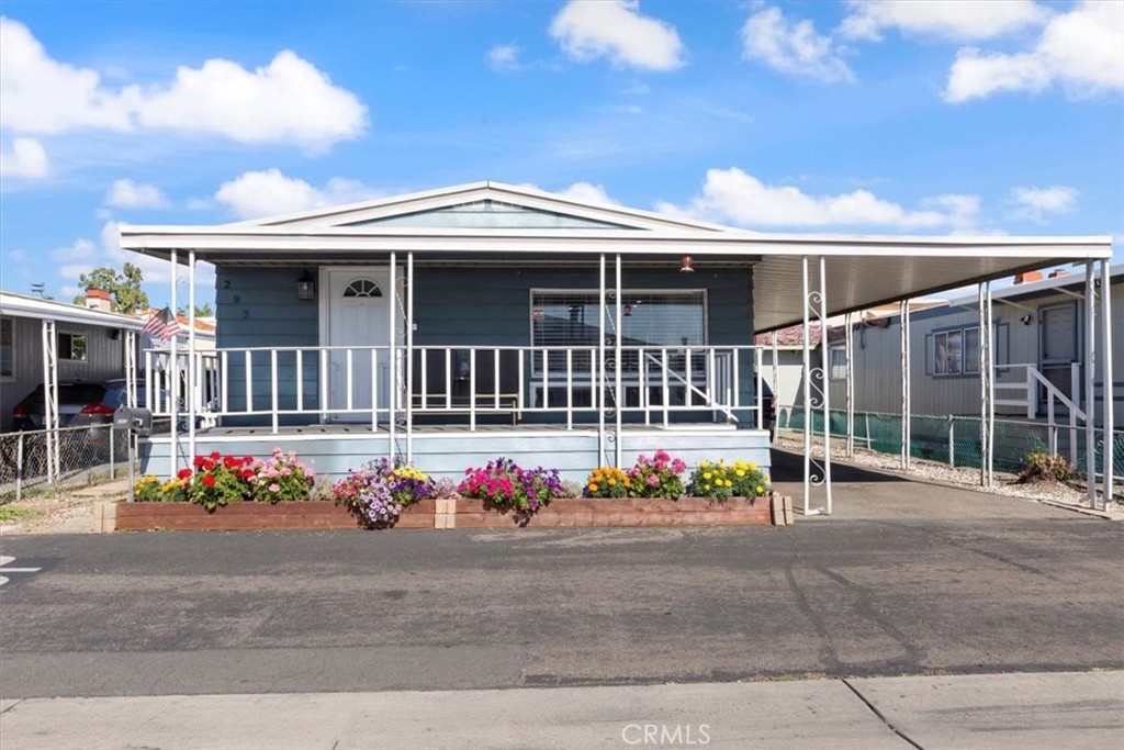 9080 Bloomfield Avenue 293