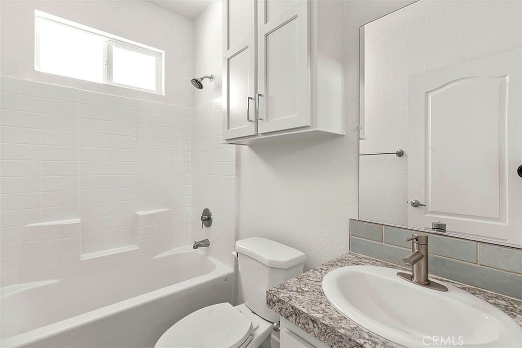 9080 Bloomfield 231