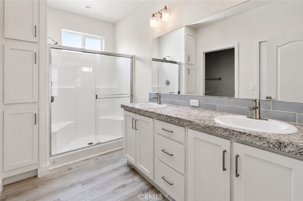 9080 Bloomfield 231