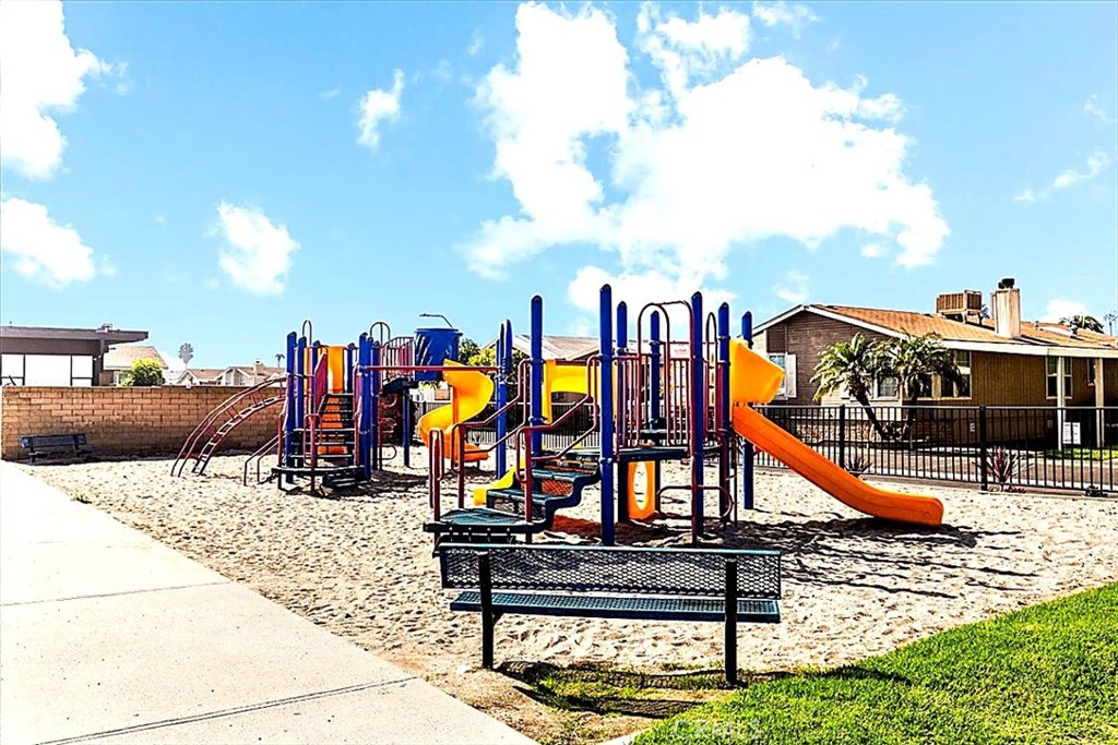 9080 Bloomfield 231