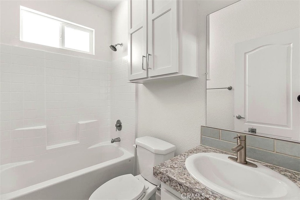 9080 Bloomfield 231