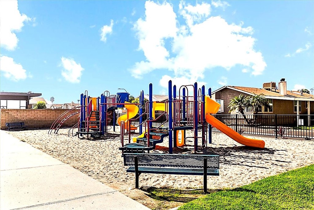 9080 Bloomfield 231