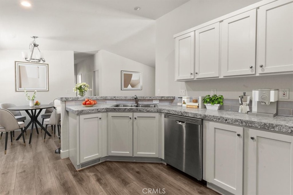 9080 Bloomfield 145