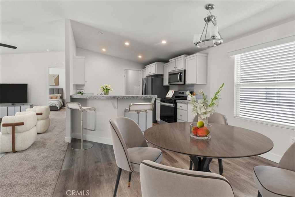 9080 Bloomfield 145