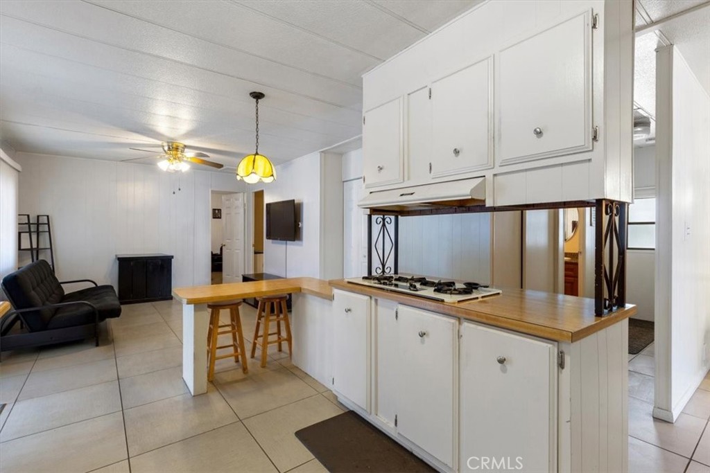 300 N Rampart 195