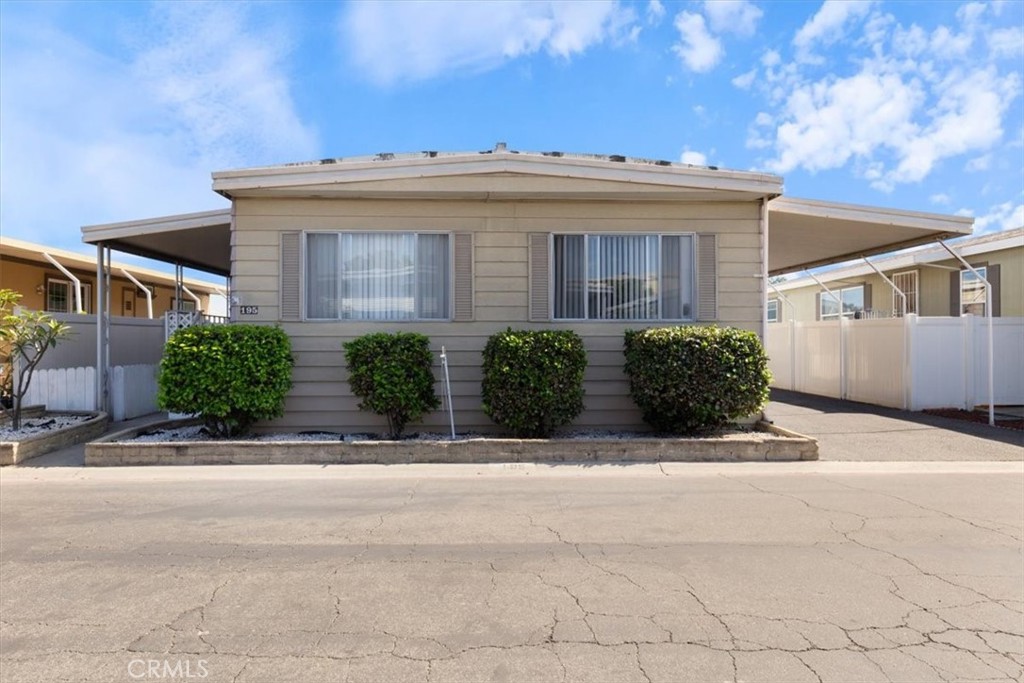 300 N Rampart 195