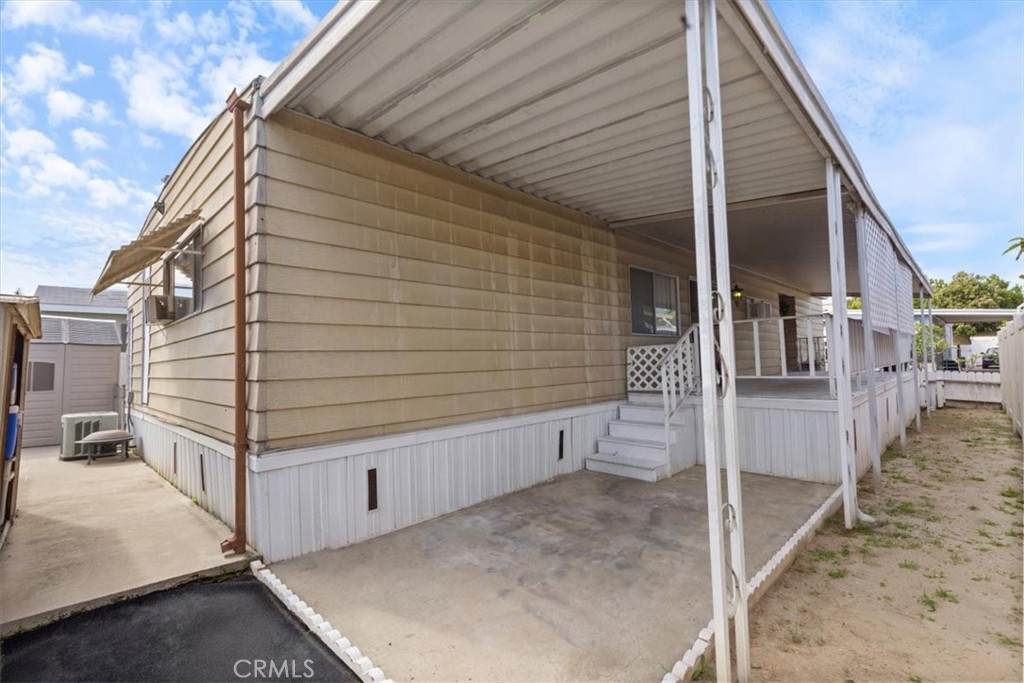 300 N Rampart 195
