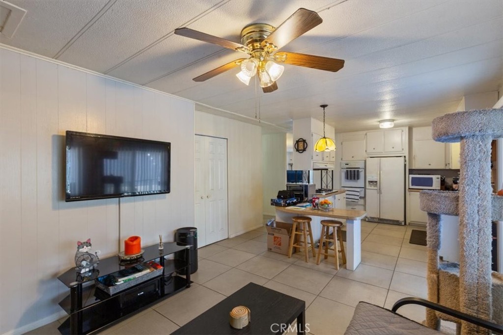 300 N Rampart 195