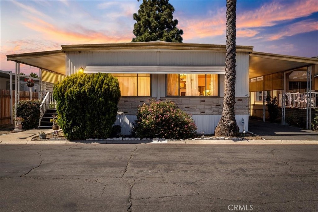 300 N Rampart Street 42