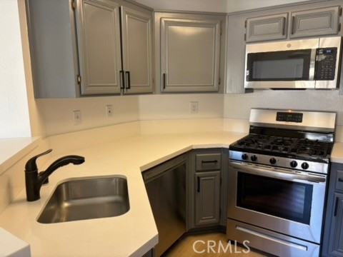 2612 Avenida Del Vista 203