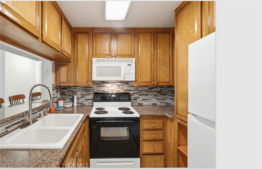 5705 Friars 22