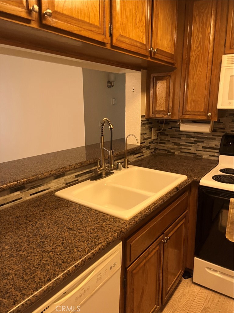 5705 Friars 22