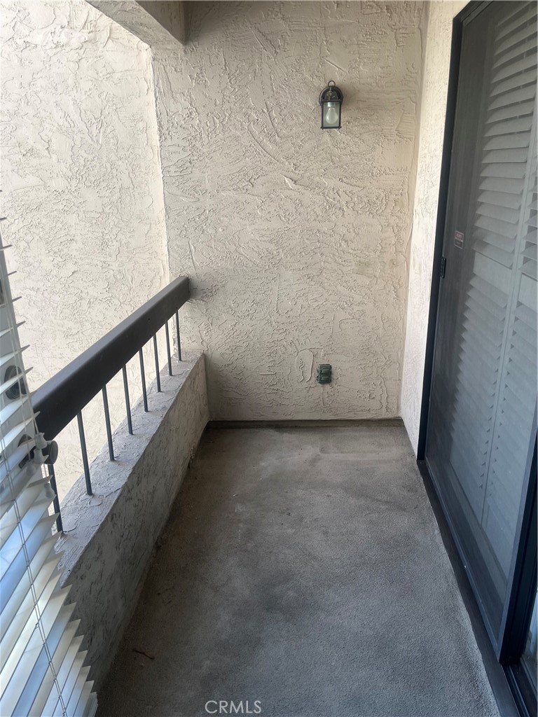 5705 Friars 22