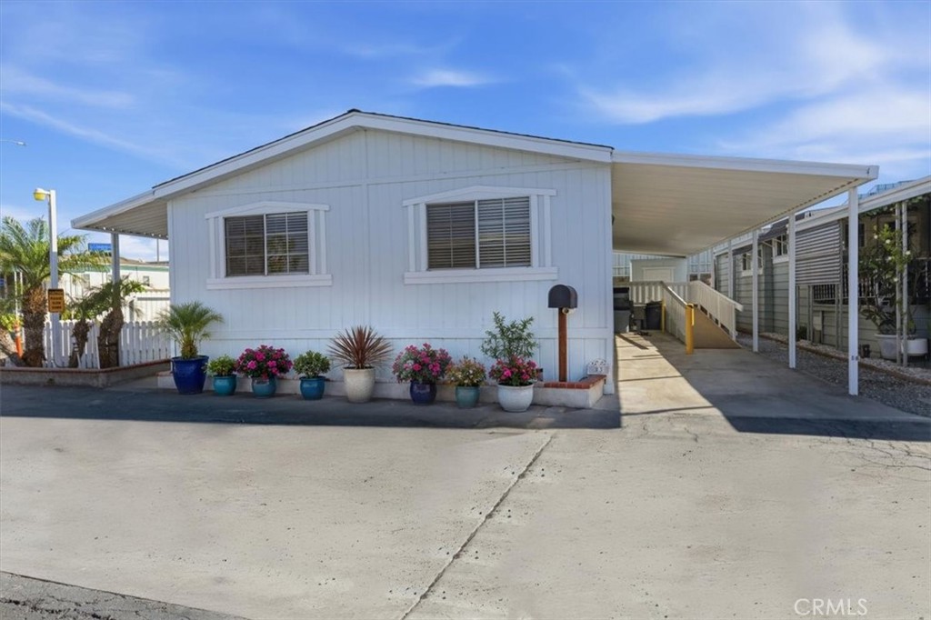 15621 Beach Boulevard 53