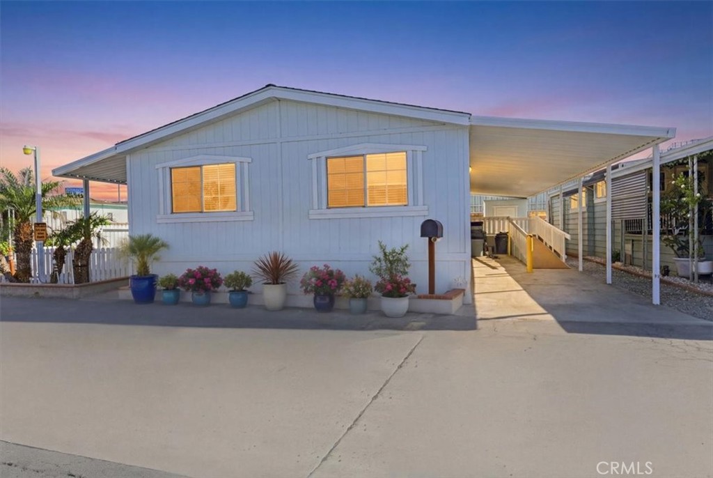 15621 Beach Boulevard 53