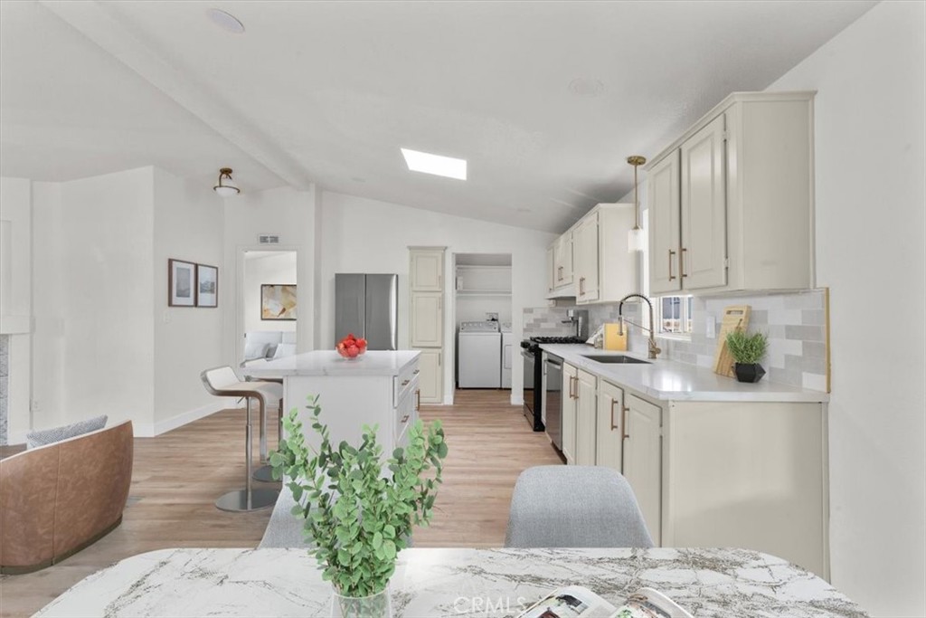 9080 Bloomfield 31