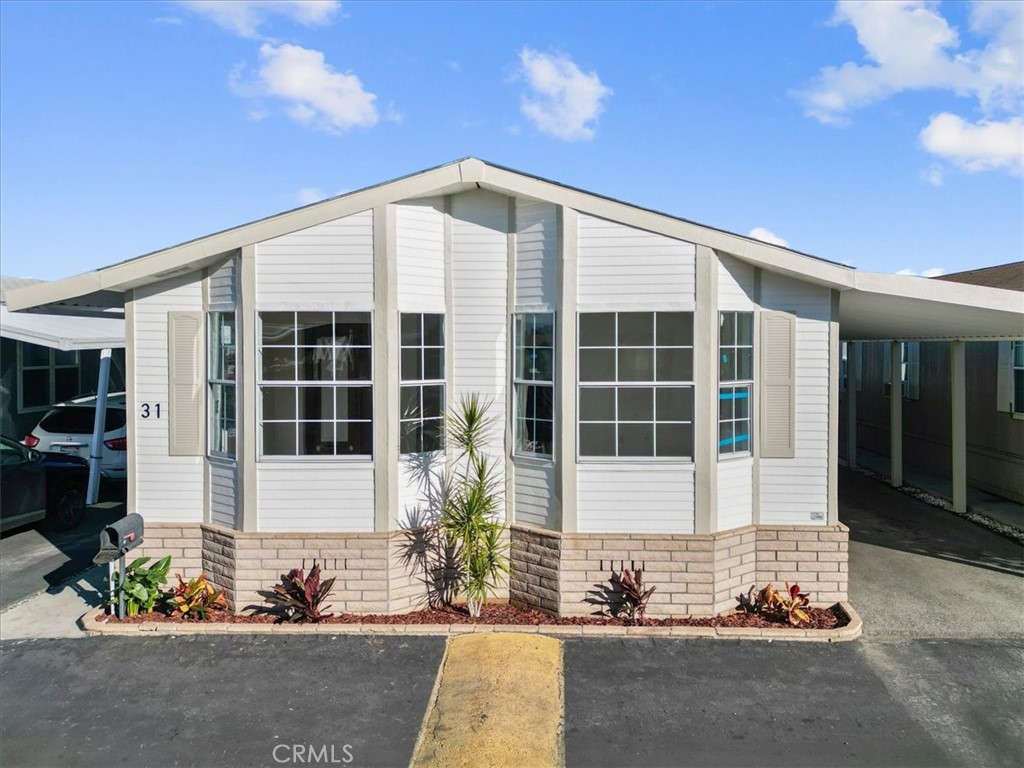 9080 Bloomfield 31