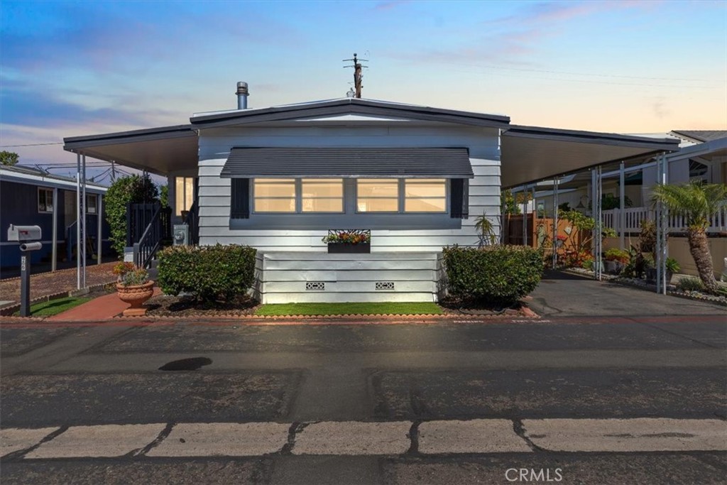 16444 Bolsa Chica 26