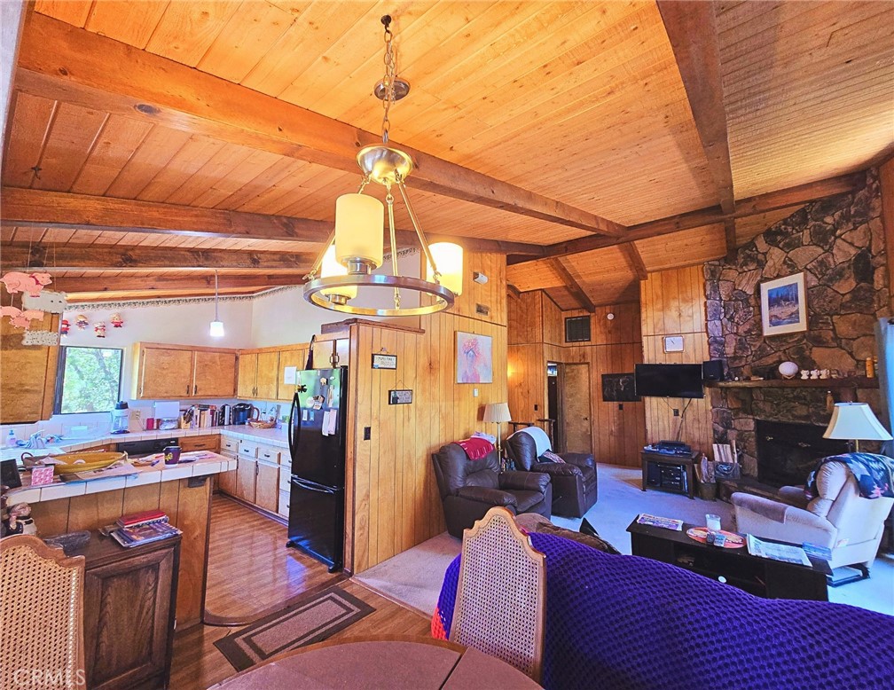 41620 Thrush Court