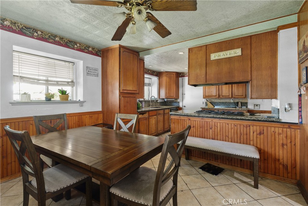 726 W Hacienda
