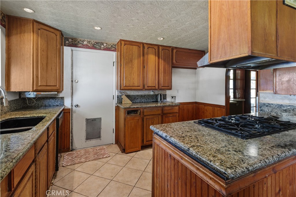 726 W Hacienda